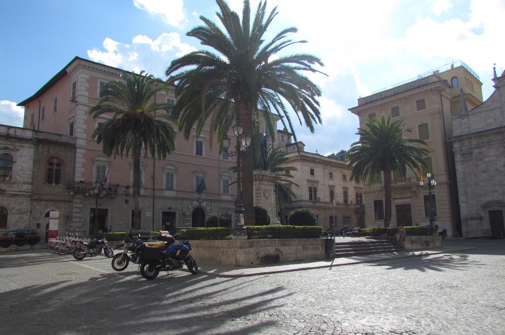 Dietro Piazza Appartement Ascoli Piceno Buitenkant foto